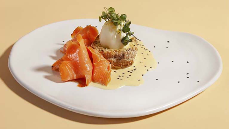 Huevo Nido con salmón