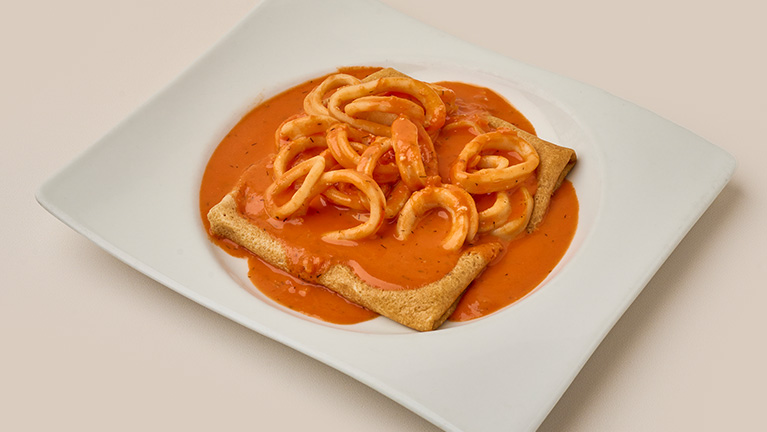 Crepe de Calamares en Salsa de la Casa (Marco Polo)