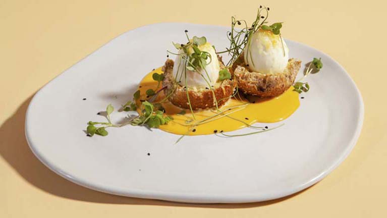 Huevo Nido nuevo Benedicto (con dos huevos)